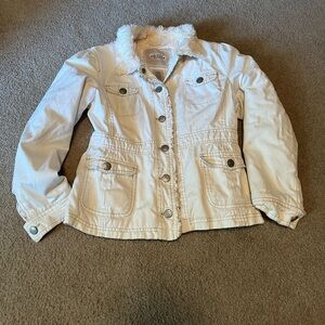 Like new Arizona fuzzy lined white‎ girls jacket